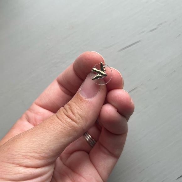 12k Gold-plated Airplane Earrings - Picture 4 of 5